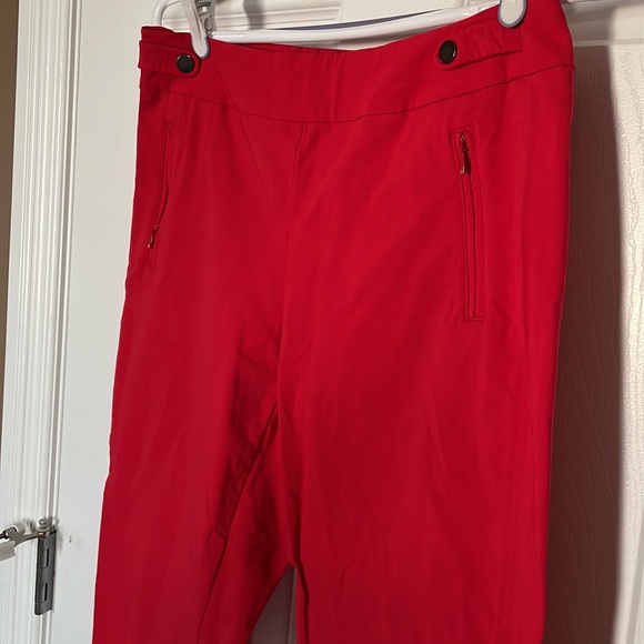 Red cropped pants. Size 10 - Picture 2 of 3